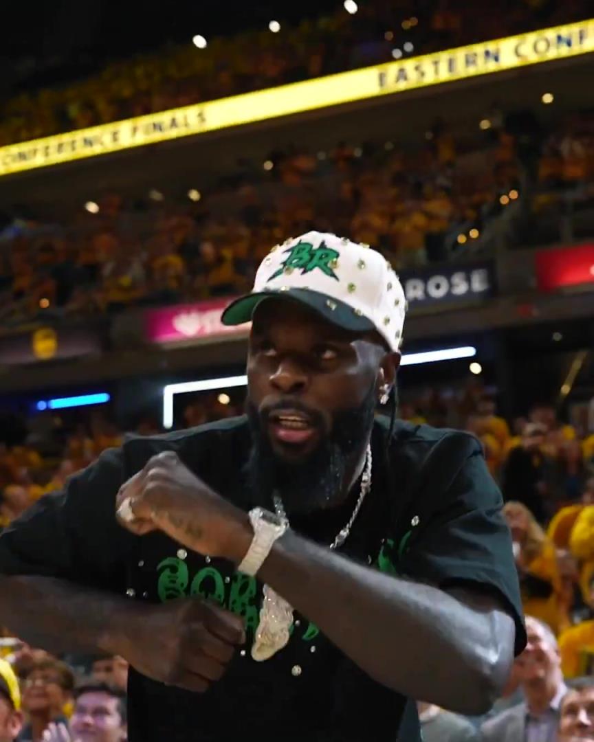 專業氣氛組“第一詹吹”史蒂芬森現身步行者主場觀戰